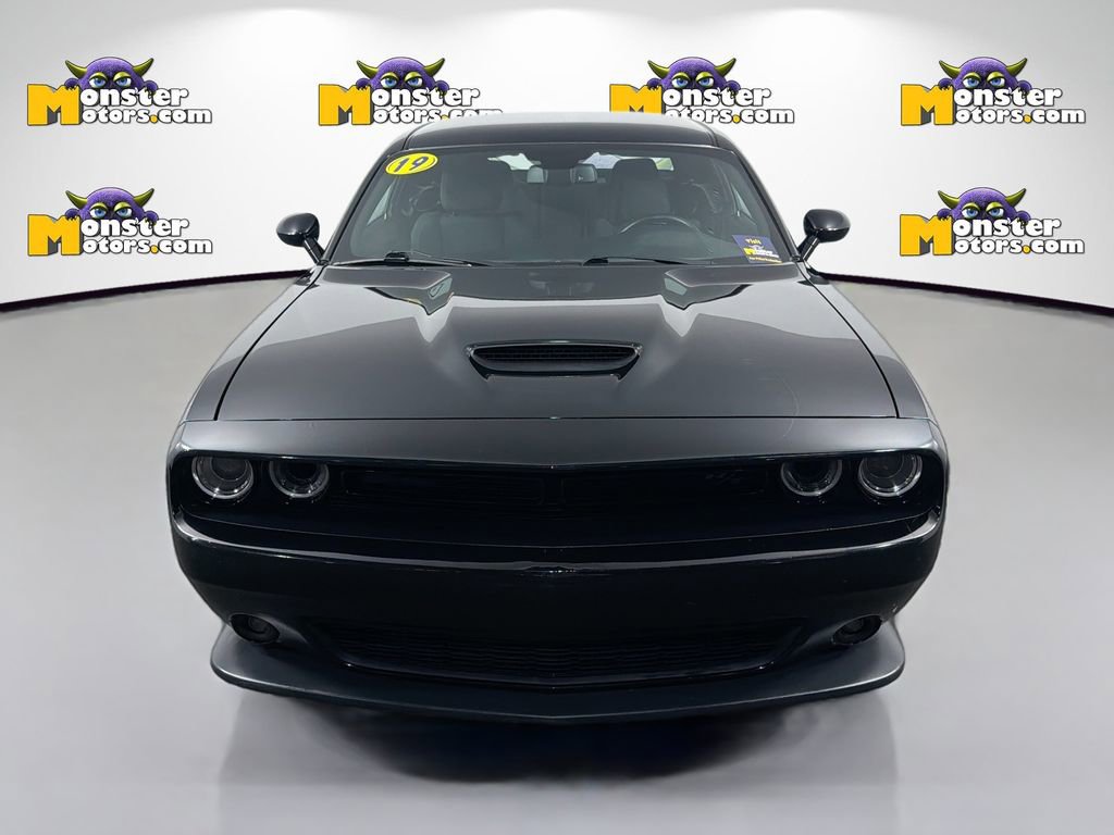 Used 2019 Dodge Challenger R/T w/ Driver Convenience Group image 2