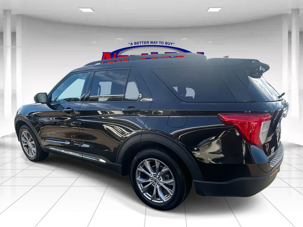 Used 2022 Ford Explorer XLT w/ Equipment Group 202A image 5