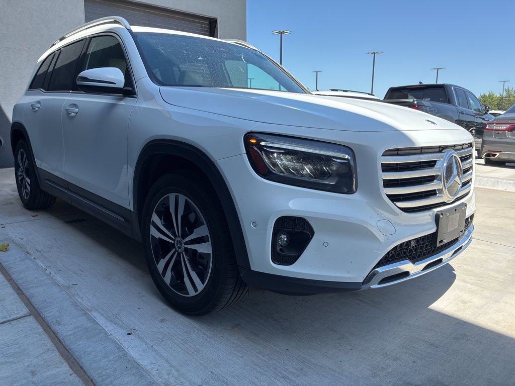 Used 2025 Mercedes-Benz GLB 250 image 3