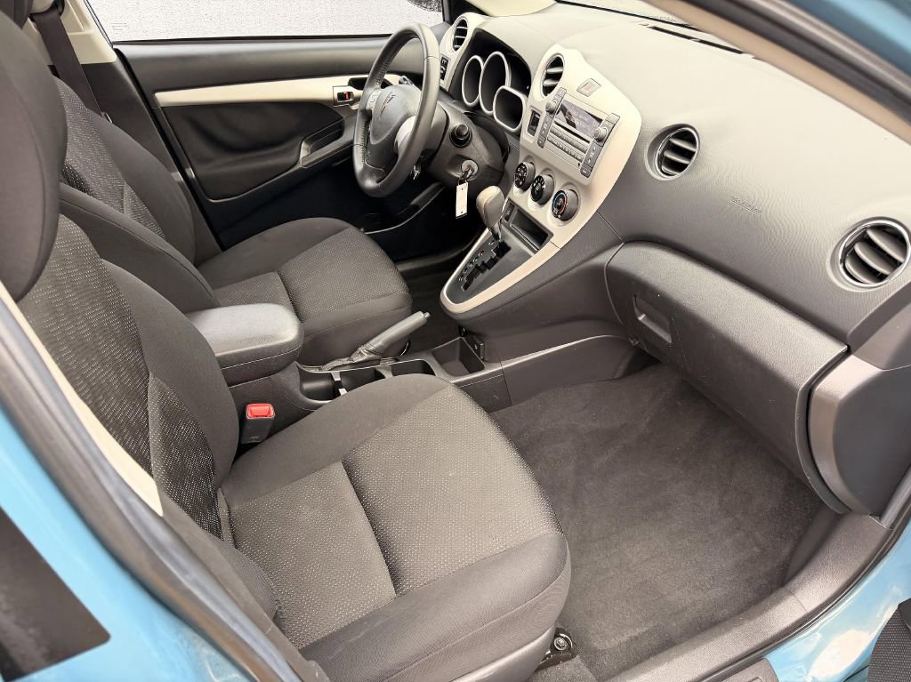 Used 2009 Pontiac Vibe AWD w/ Sun And Sound Package image 17