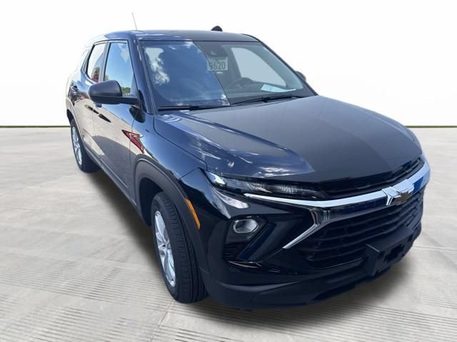 Used 2024 Chevrolet TrailBlazer LS w/ LS Convenience Package AWD/4WD image 2
