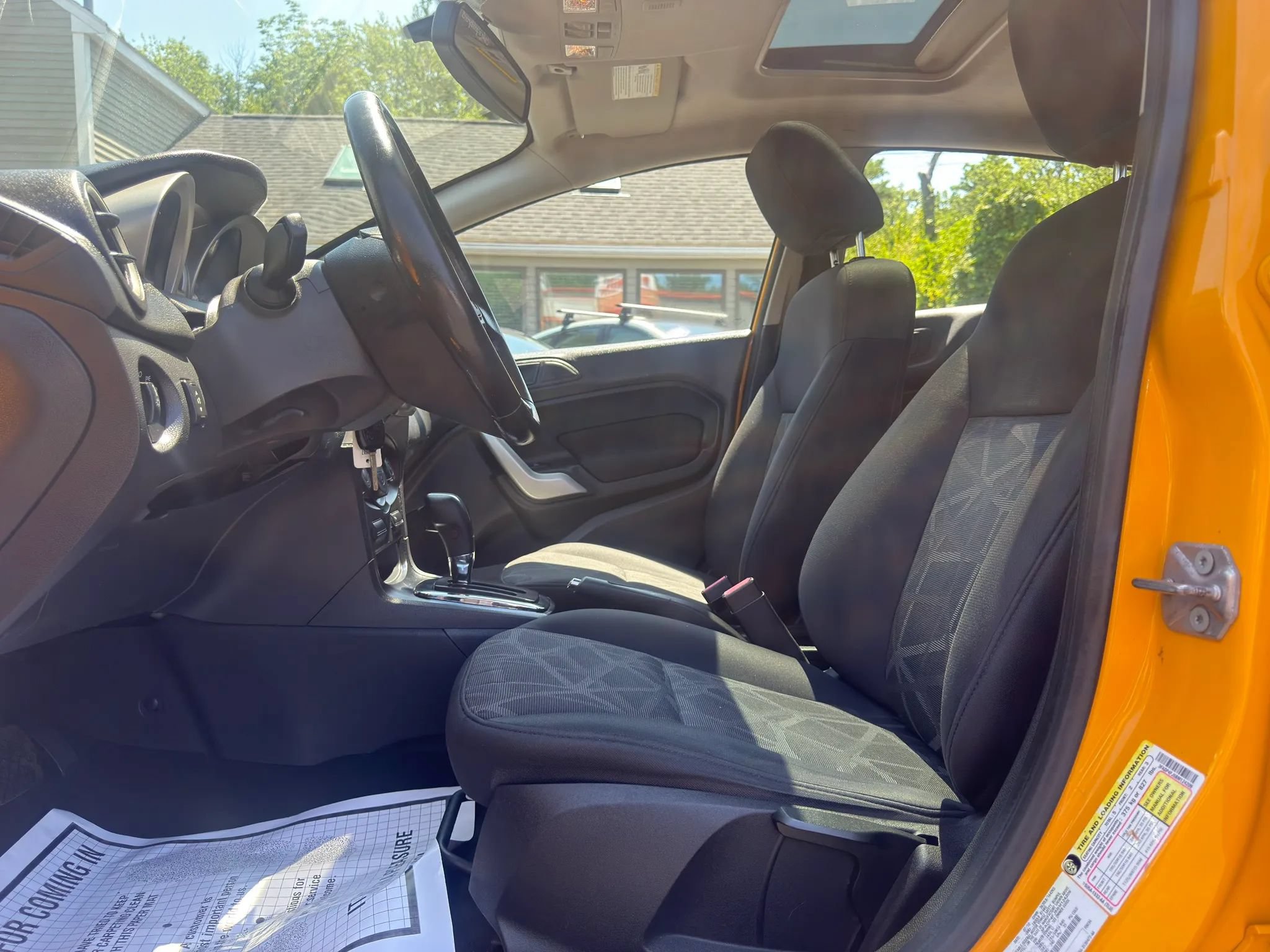 Used 2011 Ford Fiesta SES FWD image 19