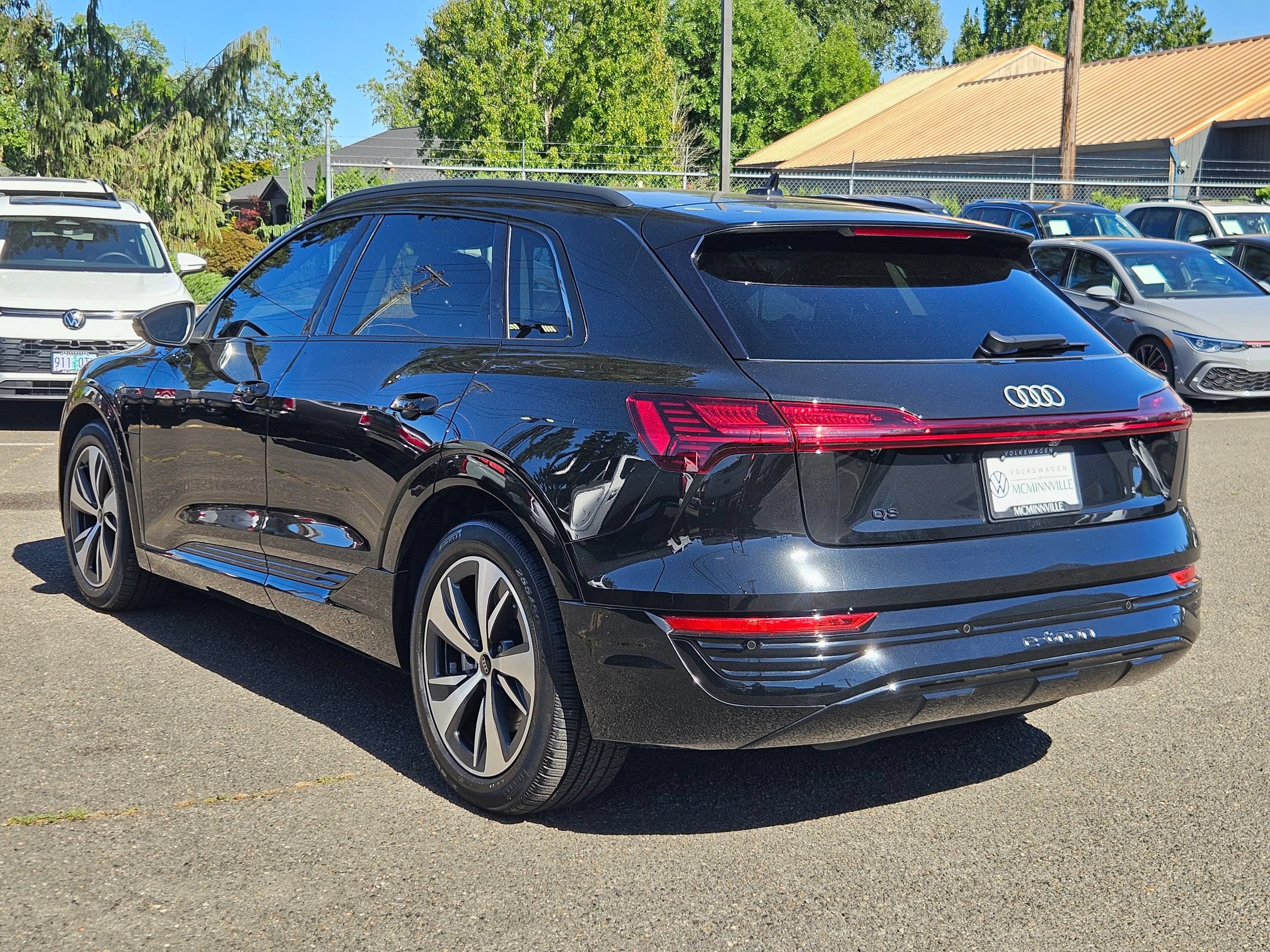 Used 2024 Audi Q8 e-tron Premium AWD/4WD image 3