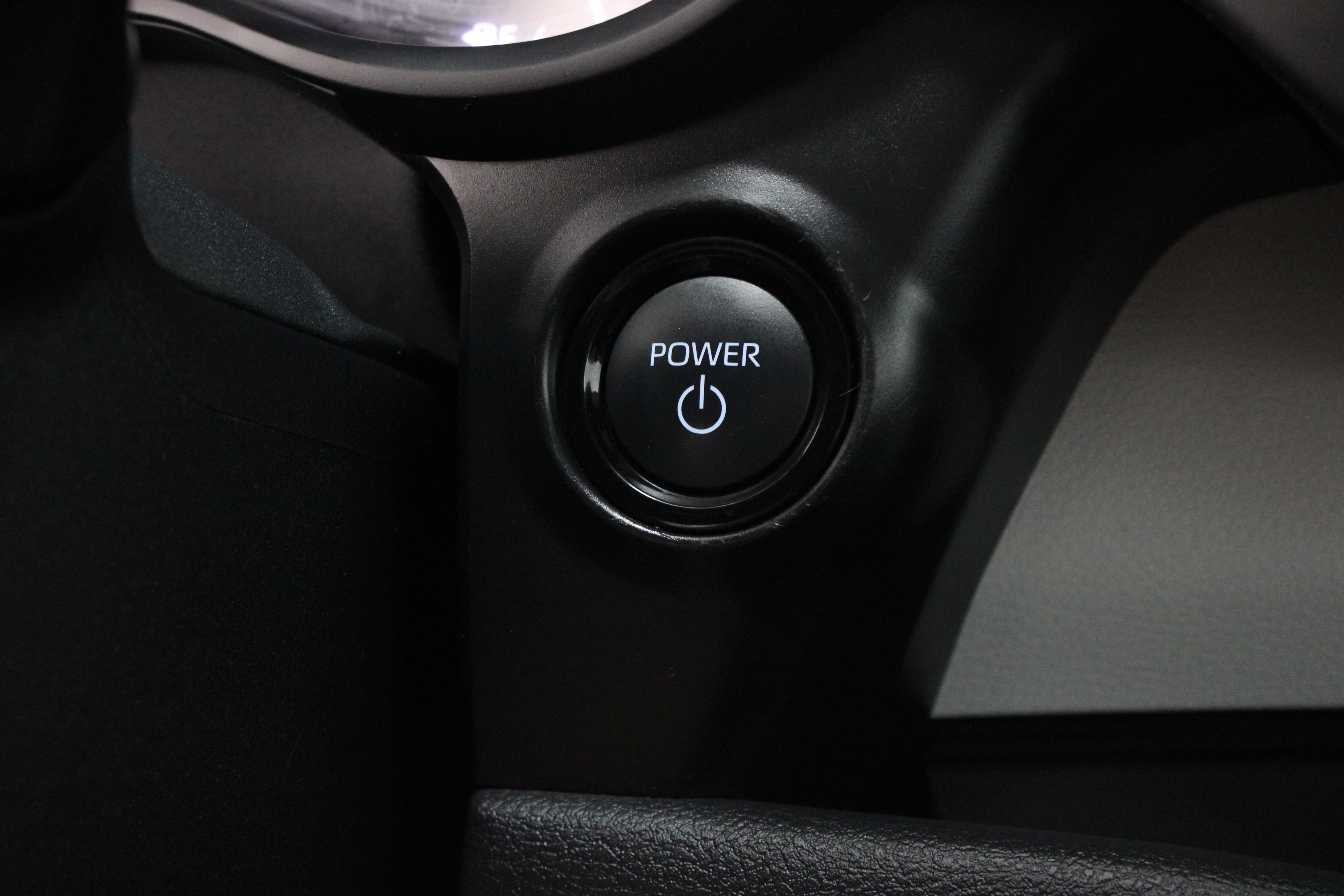 Used 2025 Toyota Sienna XLE FWD image 18