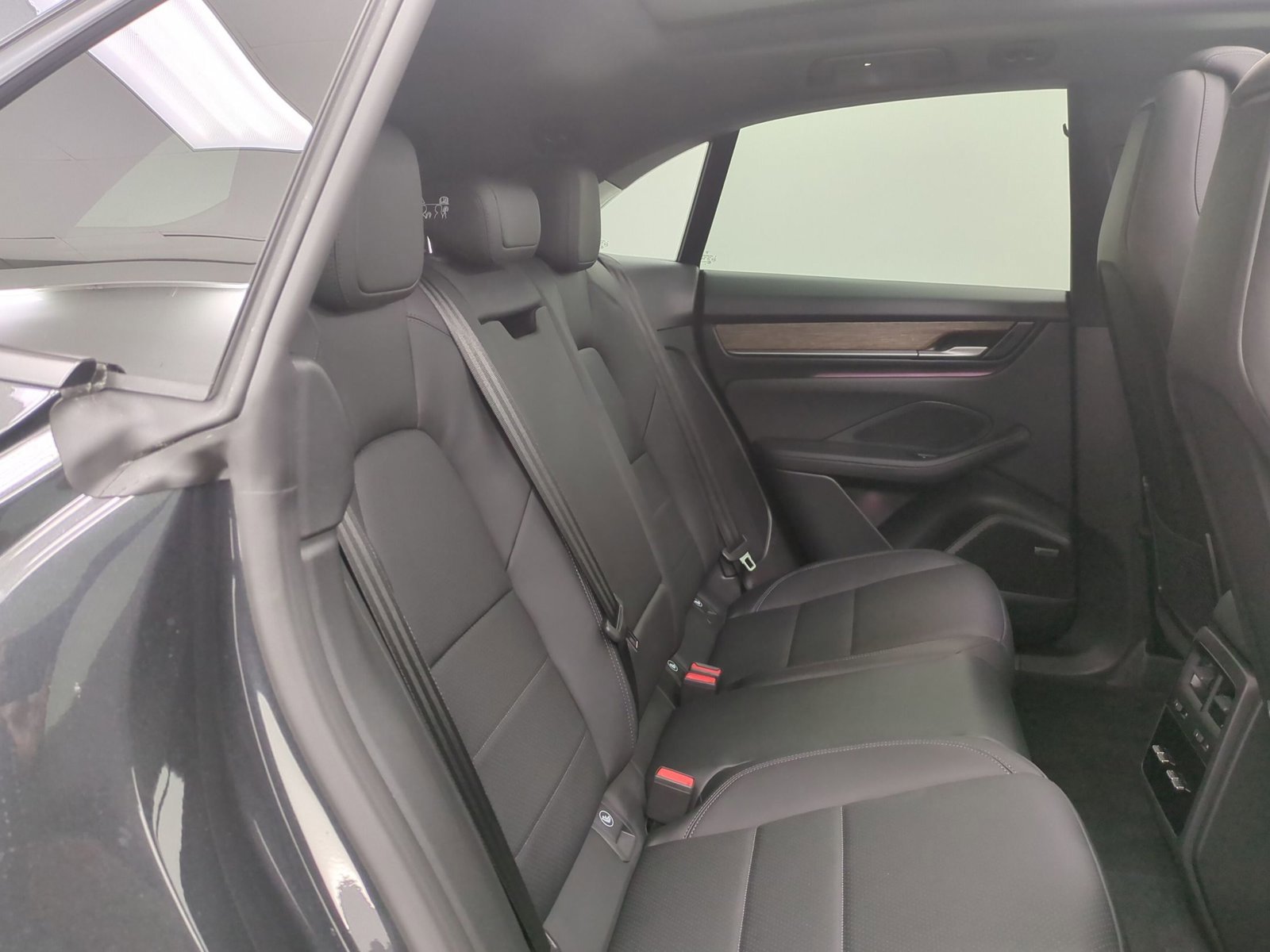 New 2026 Porsche Macan 4 Electric image 24