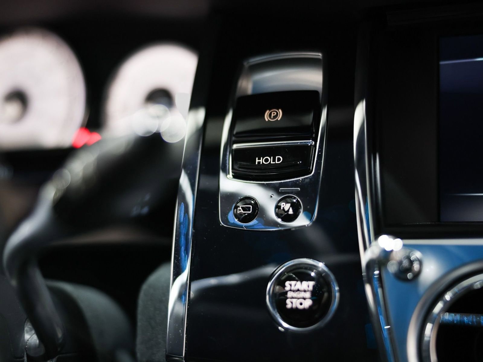 Used 2019 Rolls-Royce Wraith RWD image 30
