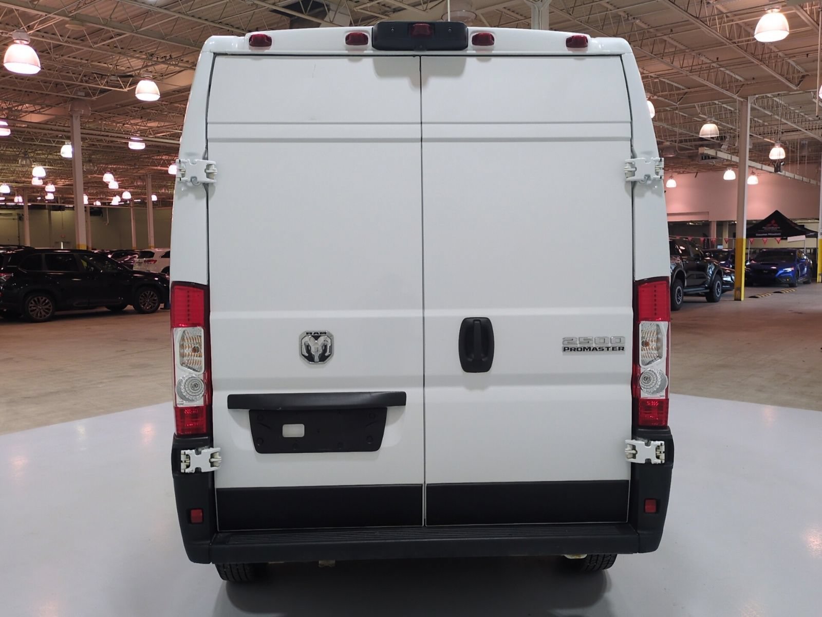 Used 2025 RAM ProMaster 2500 w/ Convenience Group FWD image 4