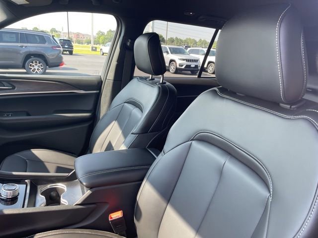 New 2025 Jeep Grand Cherokee Limited image 8