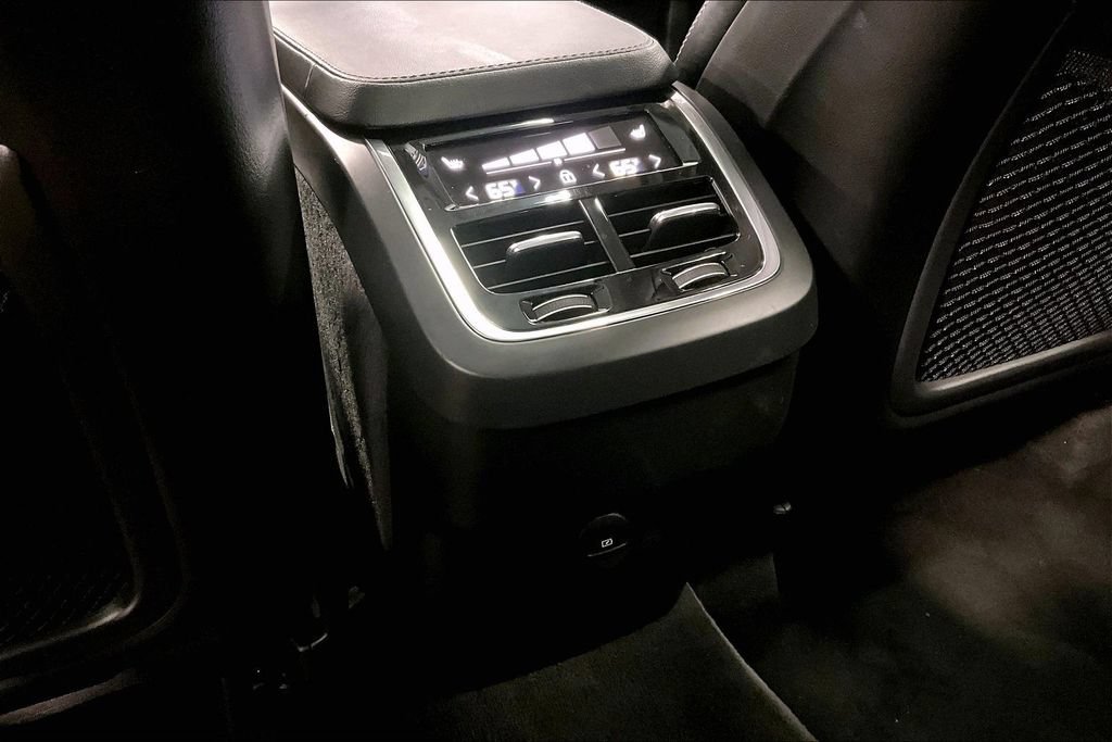 Certified 2022 Volvo XC90 T6 Inscription AWD/4WD image 10