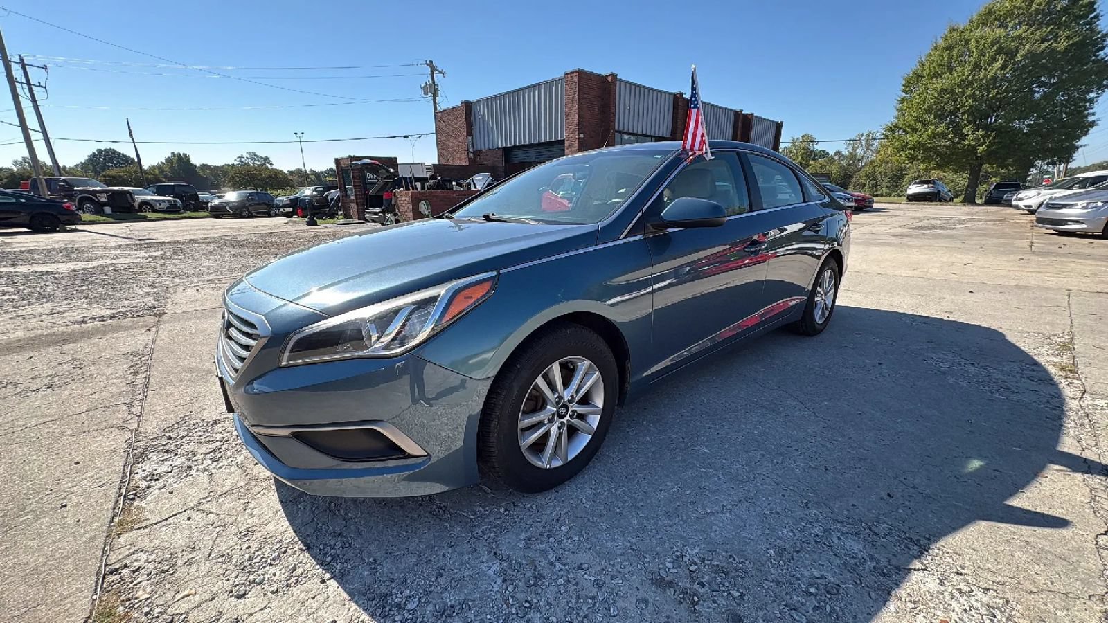 Used 2016 Hyundai Sonata SE FWD image 1