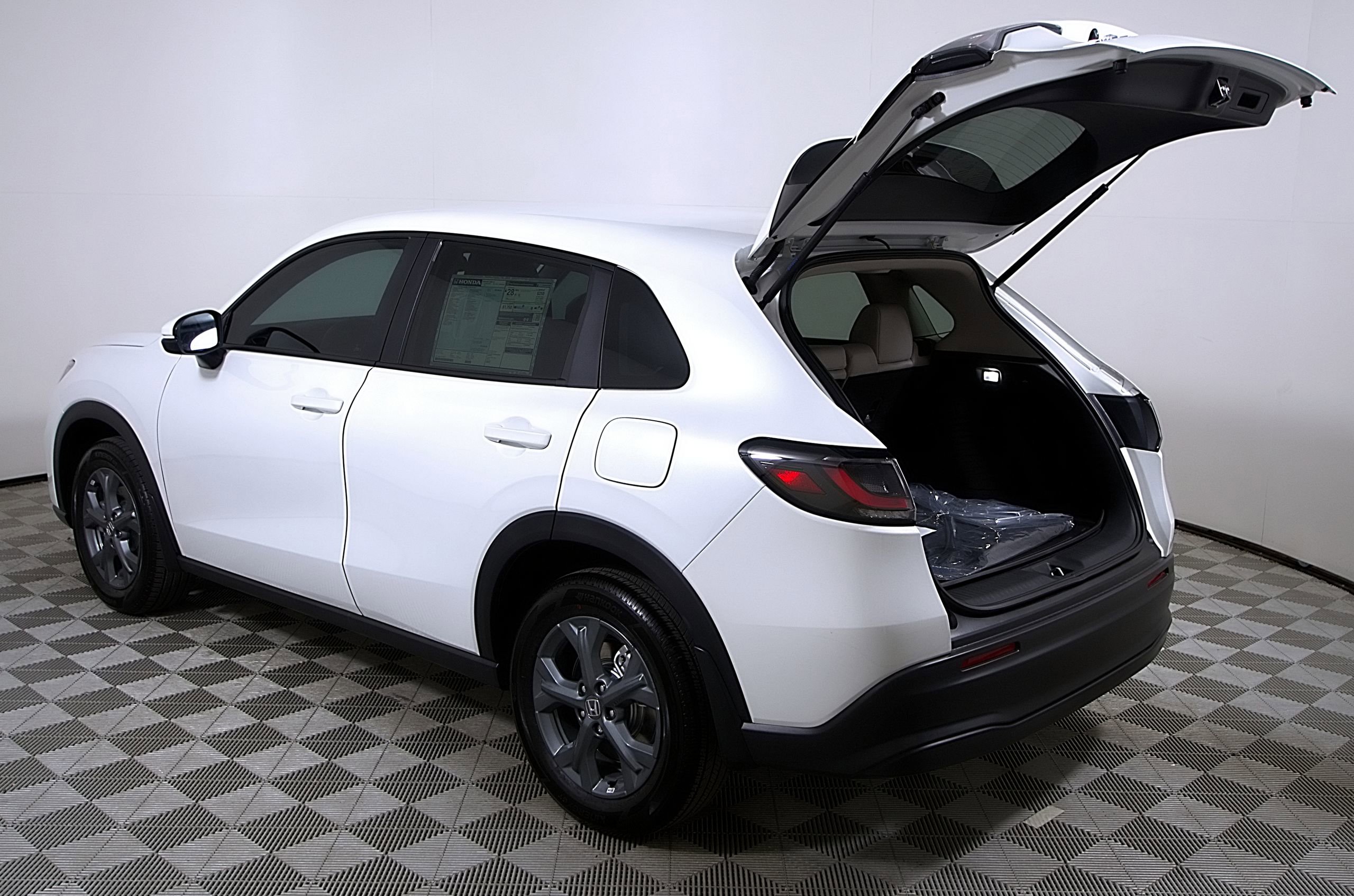 Certified 2026 Honda HR-V LX image 10