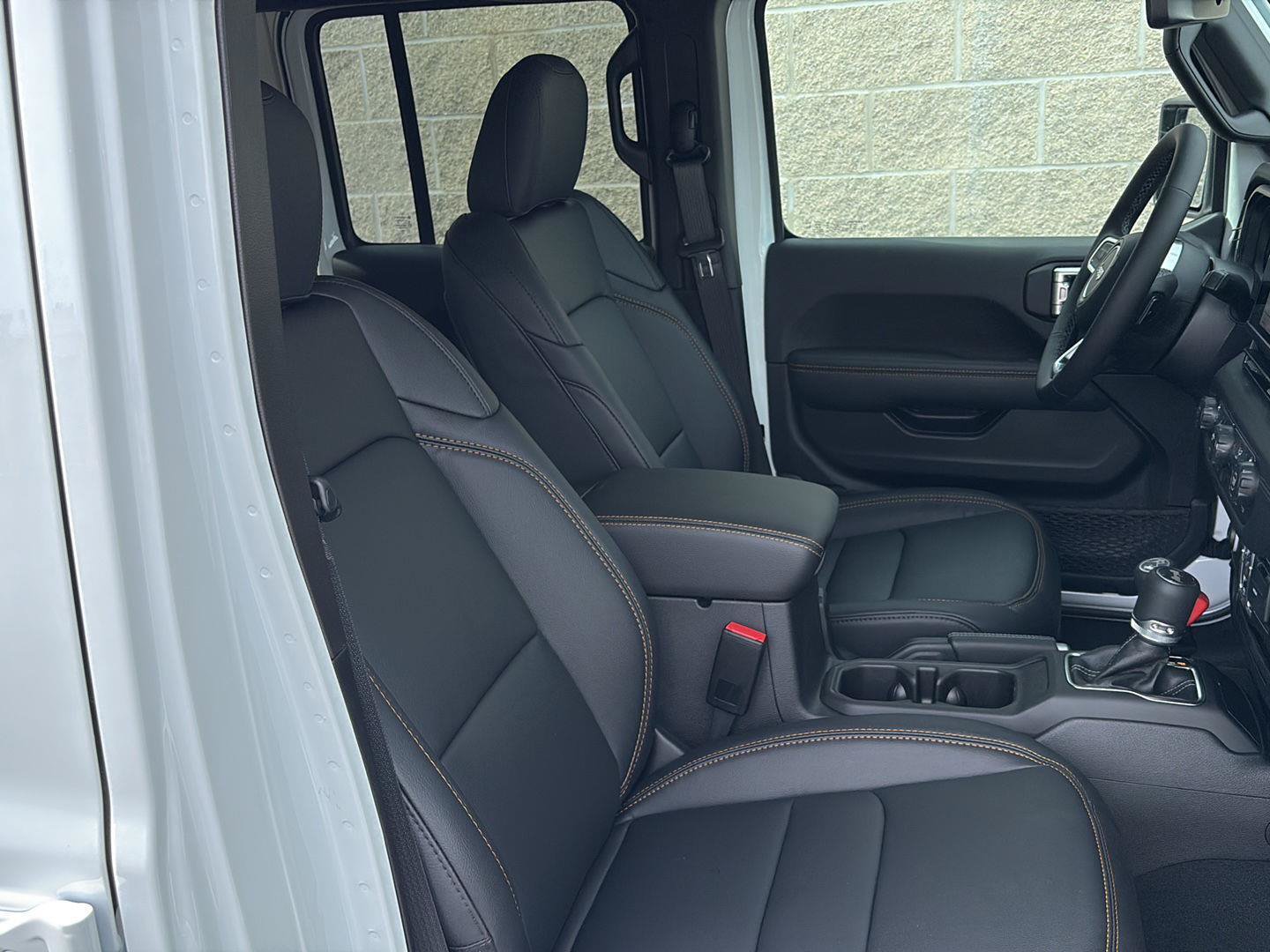 New 2026 Jeep Wrangler Sahara AWD/4WD image 22
