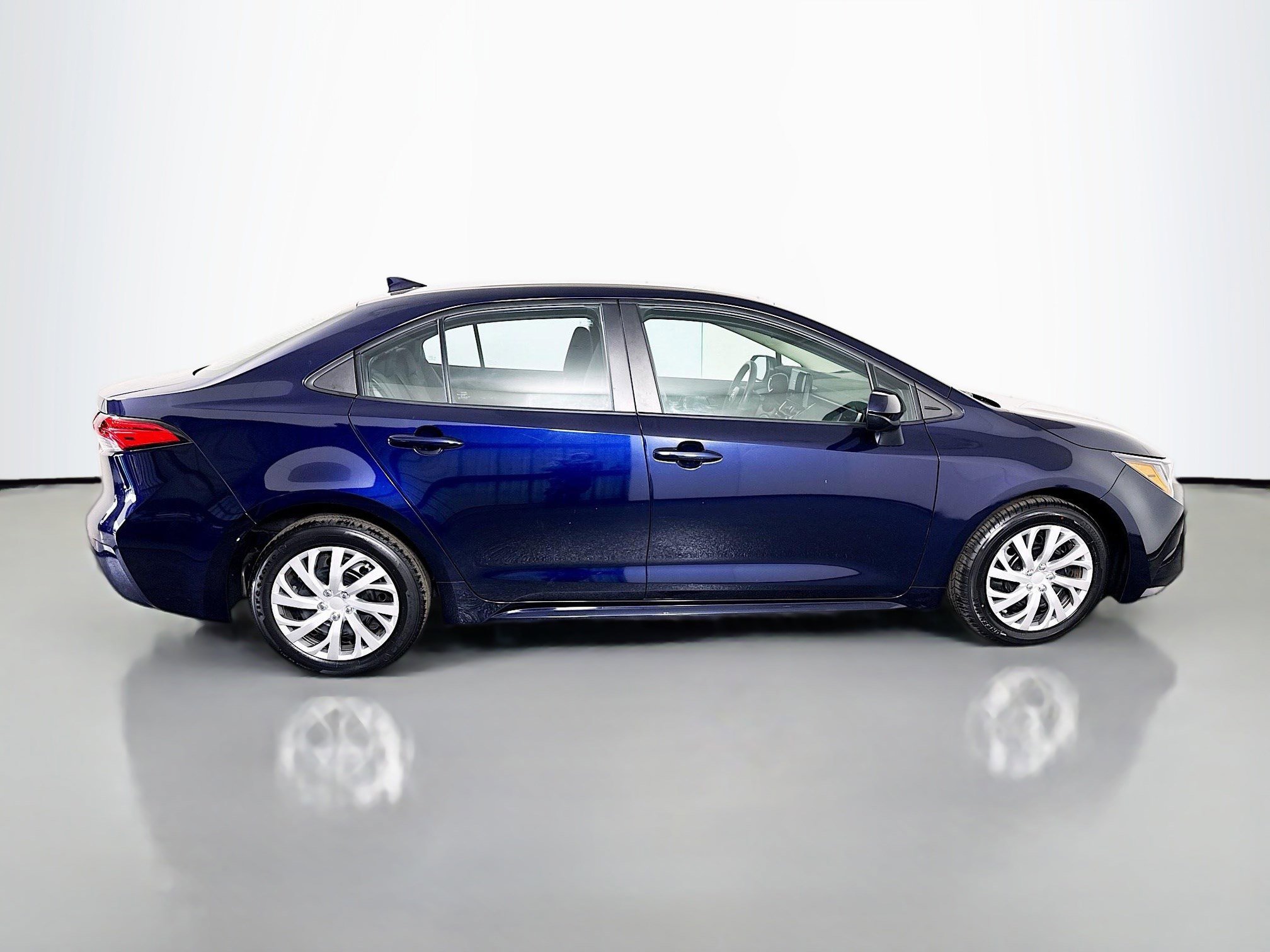Used 2023 Toyota Corolla LE image 33