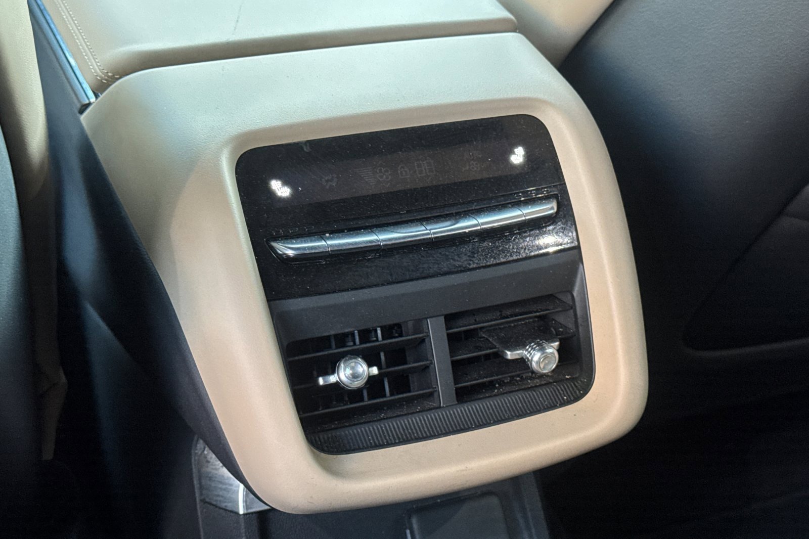 Certified 2025 Cadillac Lyriq Luxury w/ Nappa Leather Package image 38