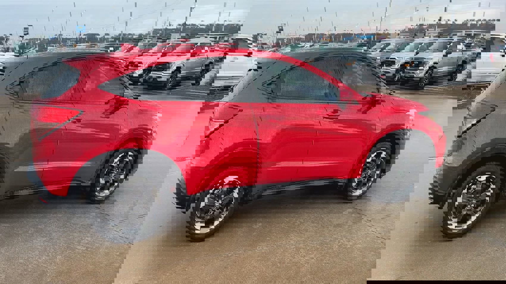 Used 2018 Honda HR-V EX image 2