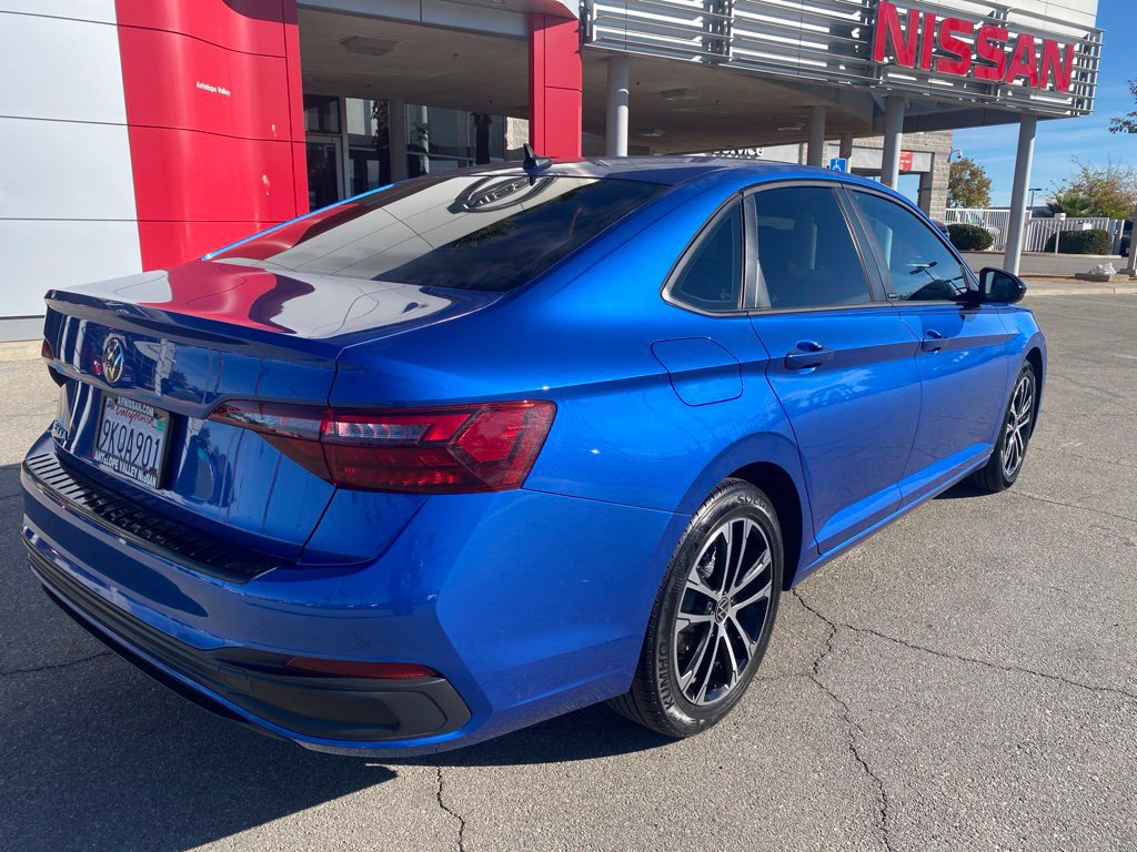 Used 2024 Volkswagen Jetta Sport FWD image 7