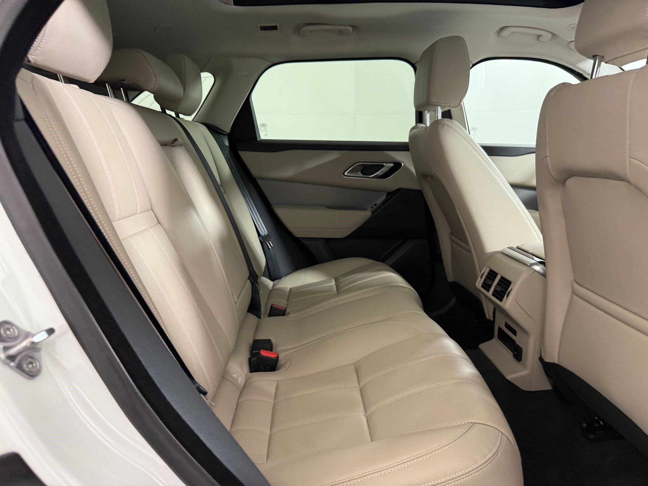 Used 2023 Land Rover Range Rover Velar S AWD/4WD image 30