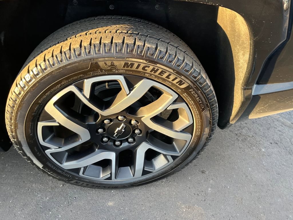 Used 2025 Chevrolet Silverado EV RST image 32