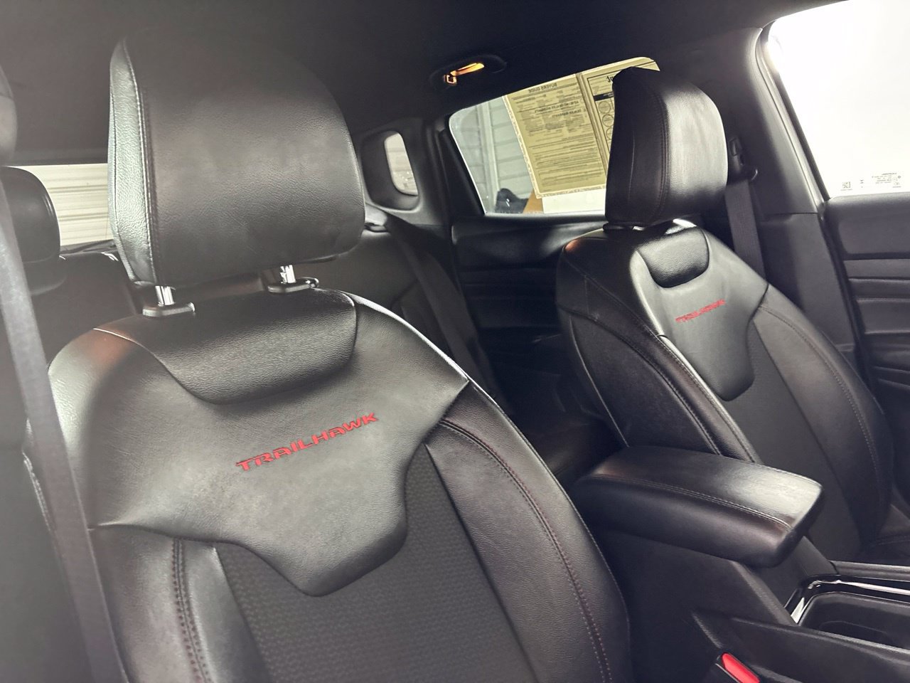 Used 2025 Jeep Compass Trailhawk AWD/4WD image 29