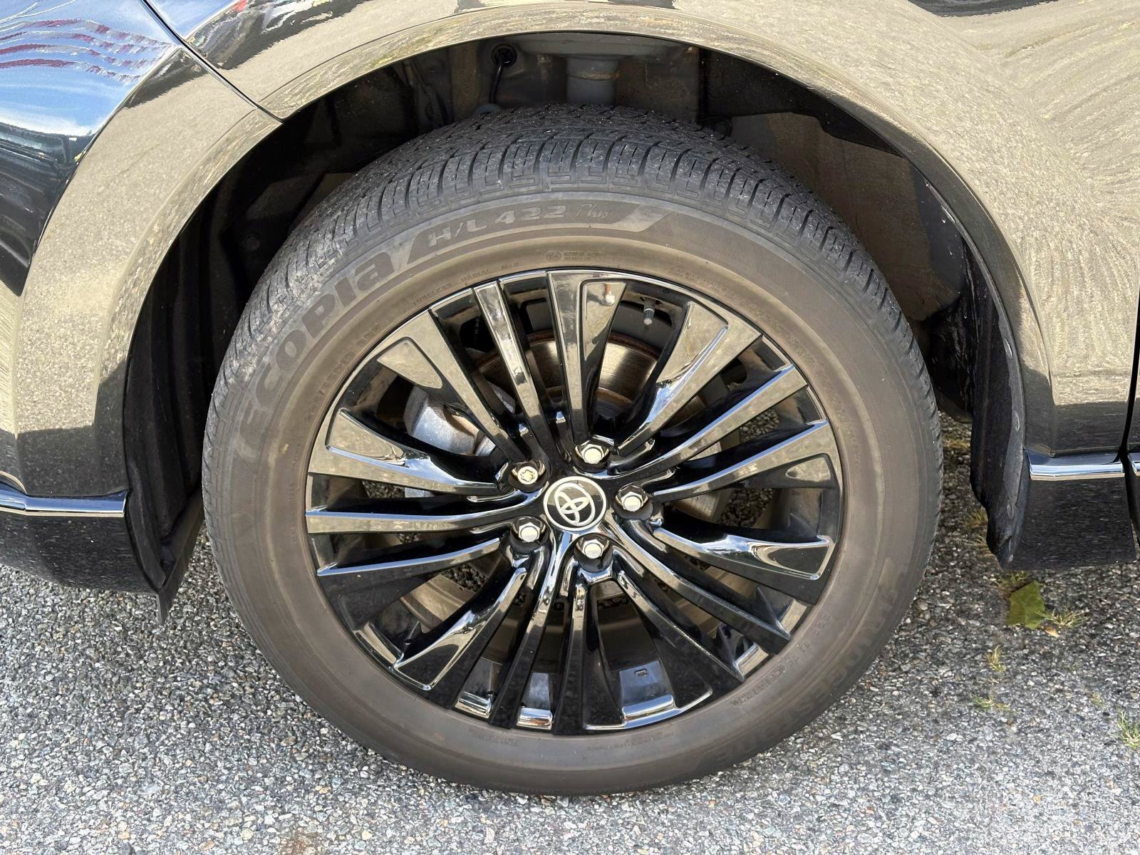 Used 2024 Toyota Venza Nightshade AWD/4WD image 10