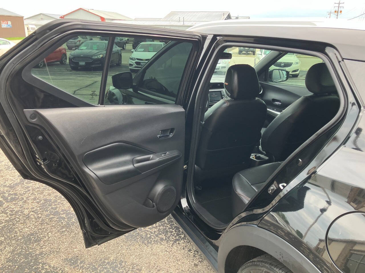 Used 2020 Nissan Kicks SR w/ SR Premium Package FWD image 11