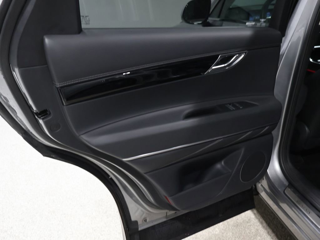 Used 2025 Genesis GV80 2.5T Standard image 18