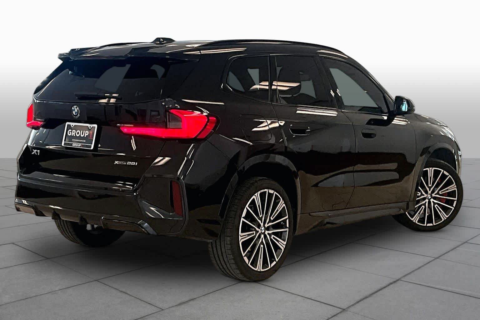 Used 2024 BMW X1 xDrive28i w/ M Sport Package AWD/4WD image 12
