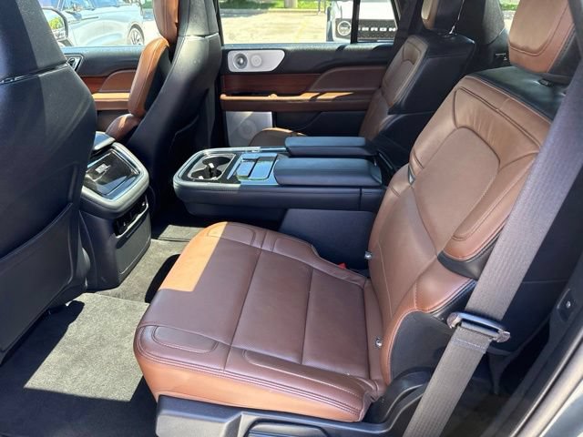 Used 2022 Lincoln Navigator Reserve AWD/4WD image 18