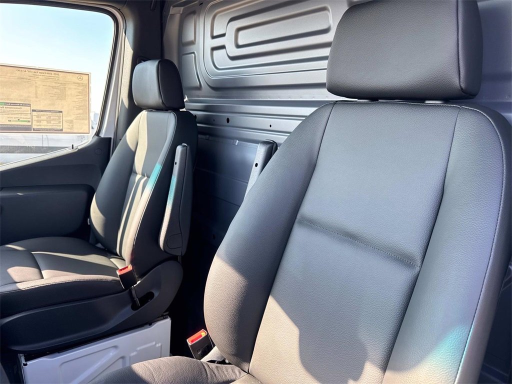 New 2025 Mercedes-Benz Sprinter 2500 image 27