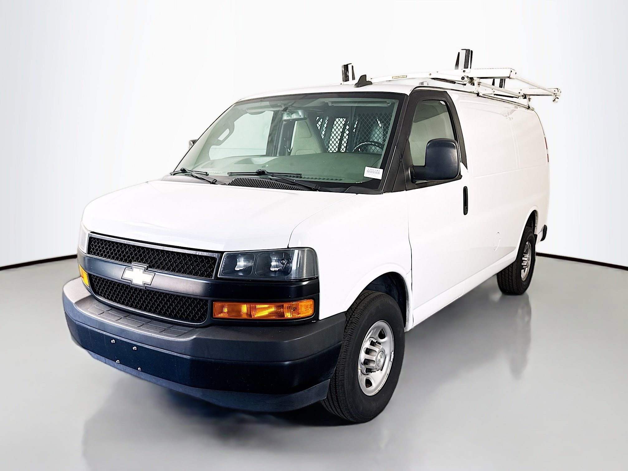 Used 2021 Chevrolet Express 2500 w/ Driver Convenience Package RWD image 4