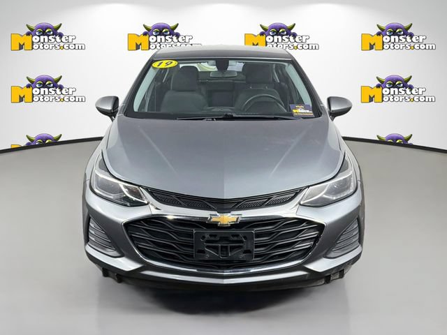 Used 2019 Chevrolet Cruze LT FWD image 2