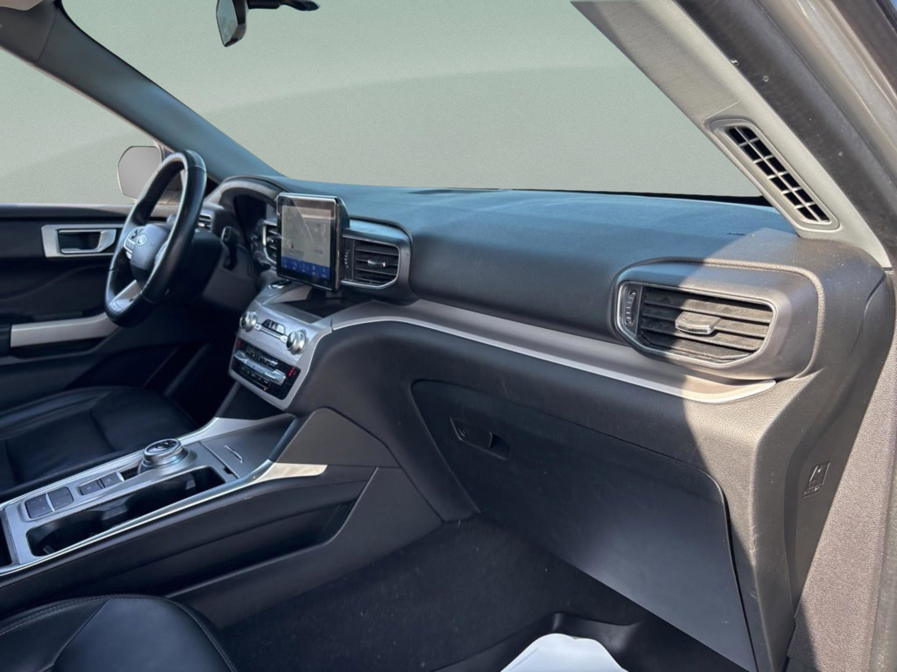 Used 2023 Ford Explorer XLT w/ Equipment Group 202A image 32