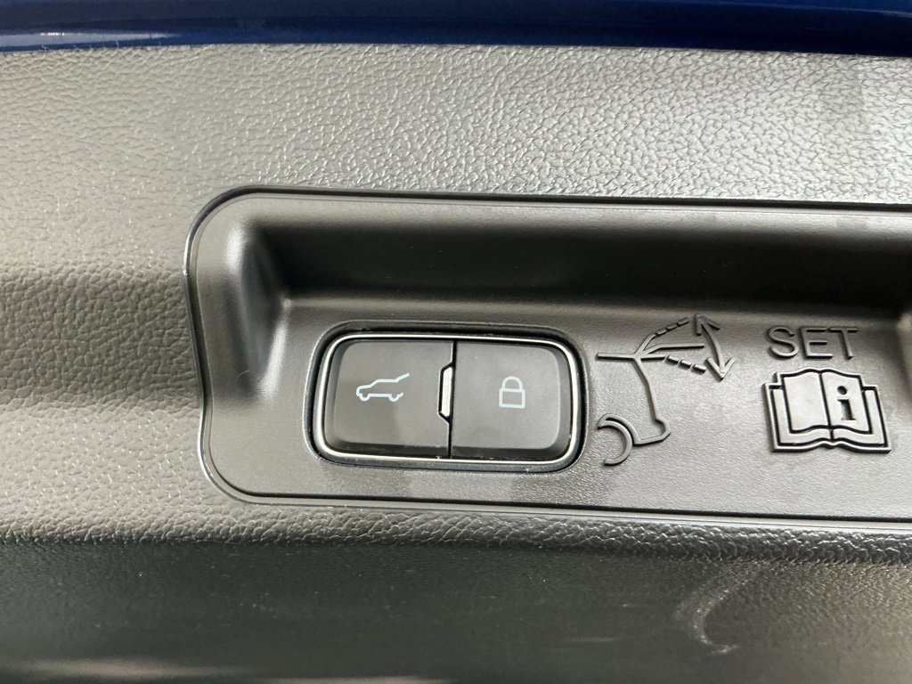 Used 2023 Ford Explorer ST-Line image 39