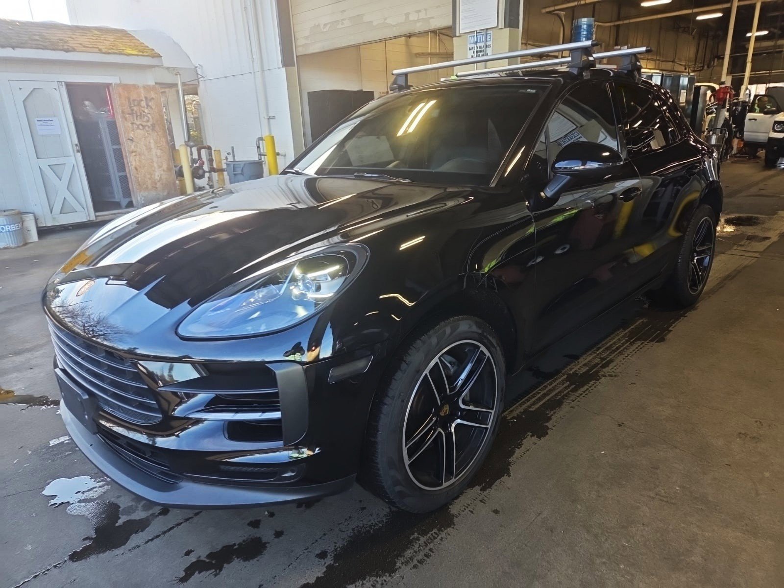 Used 2019 Porsche Macan S w/ Premium Package Plus image 3