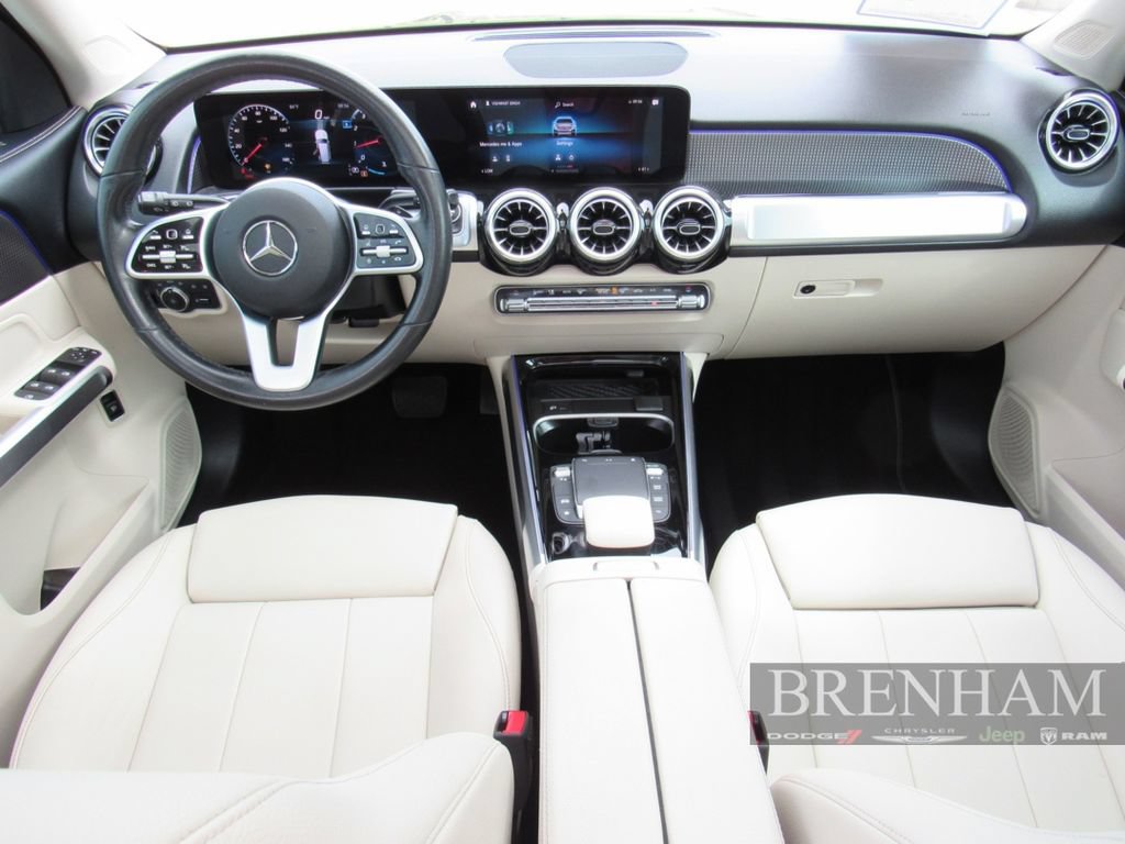 Used 2022 Mercedes-Benz GLB 250 w/ Premium Package image 22