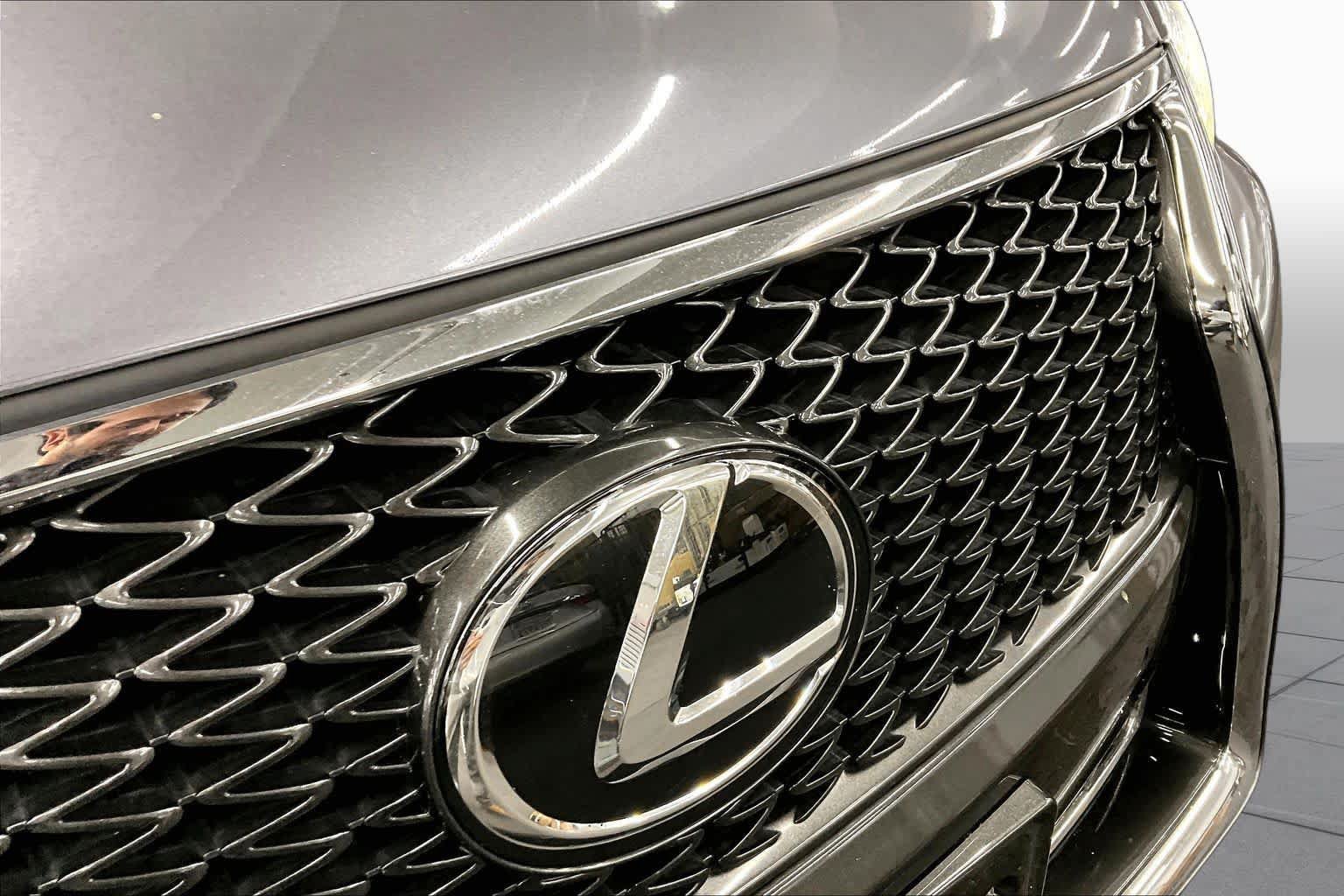 Used 2014 Lexus LS 460 w/ F Sport Package RWD image 29