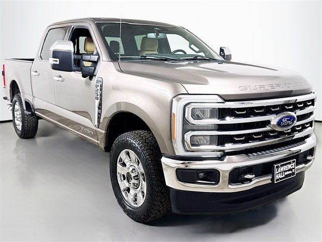 Used 2023 Ford F250 Lariat w/ Chrome Package image 3