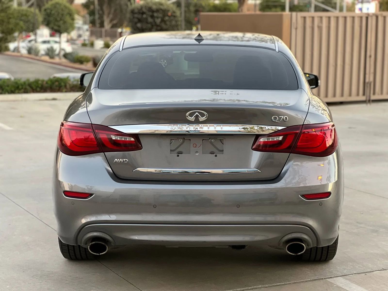 Used 2018 INFINITI Q70 Luxe image 6