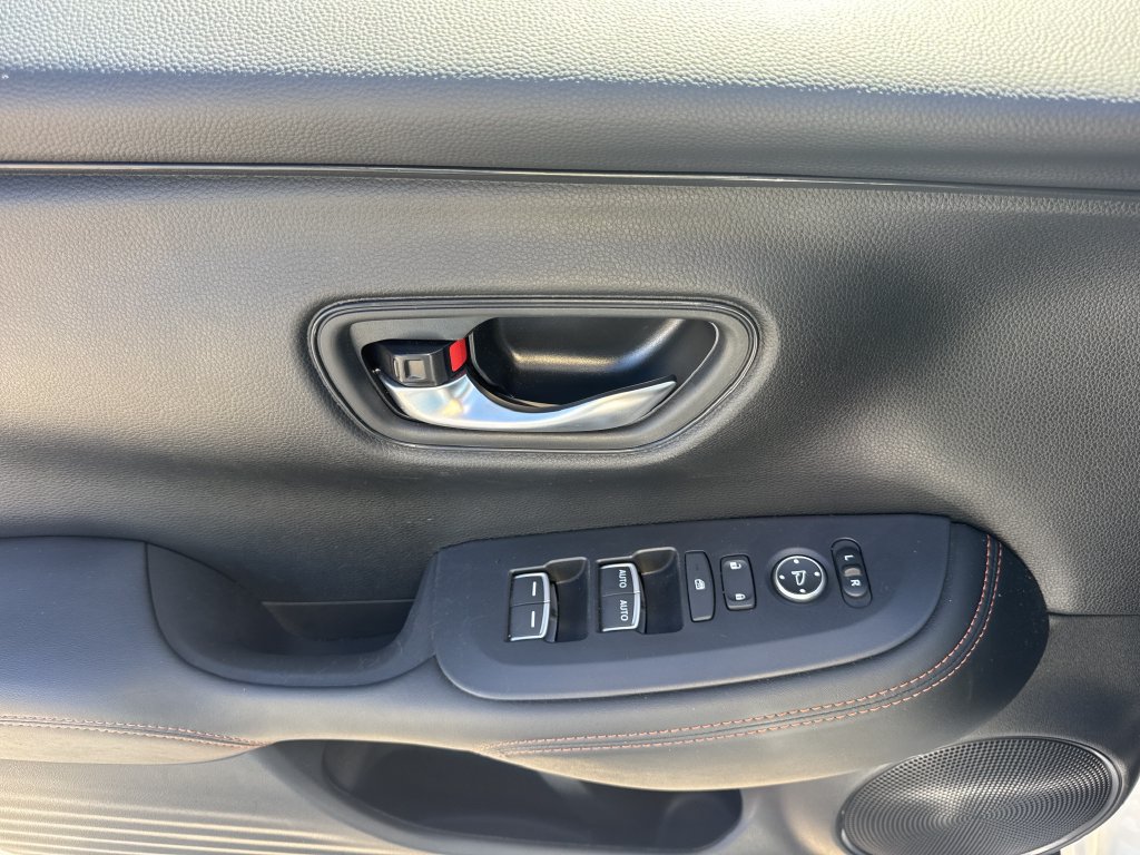 Used 2025 Honda HR-V Sport image 10