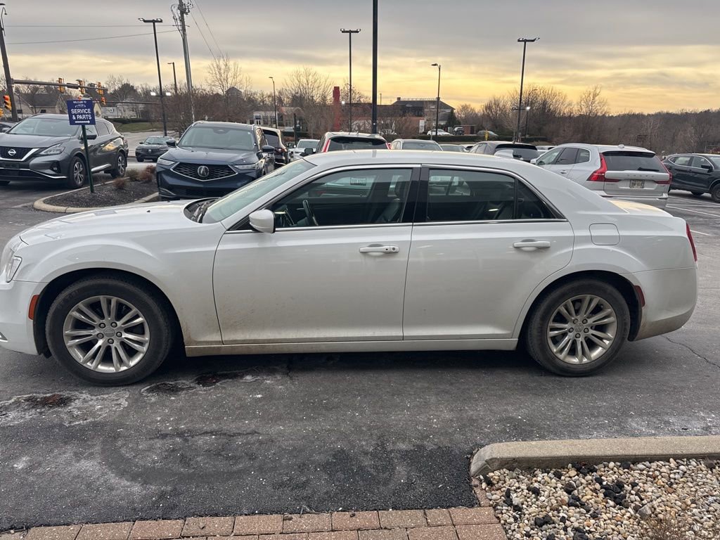 Used 2020 Chrysler 300 Touring L w/ Quick Order Package 2EF image 1