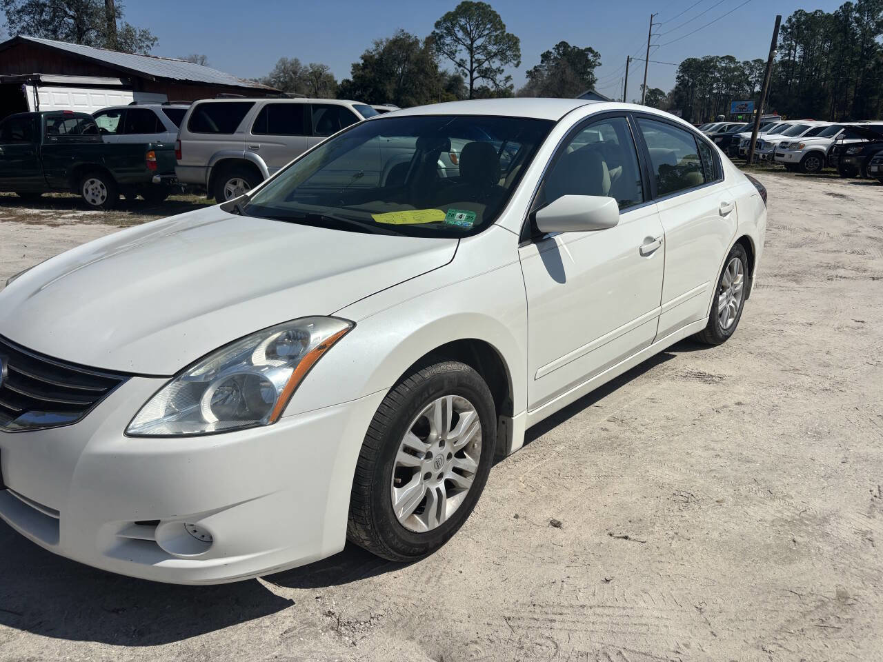 Used 2011 Nissan Altima 2.5 S w/ Convenience Pkg FWD image 2