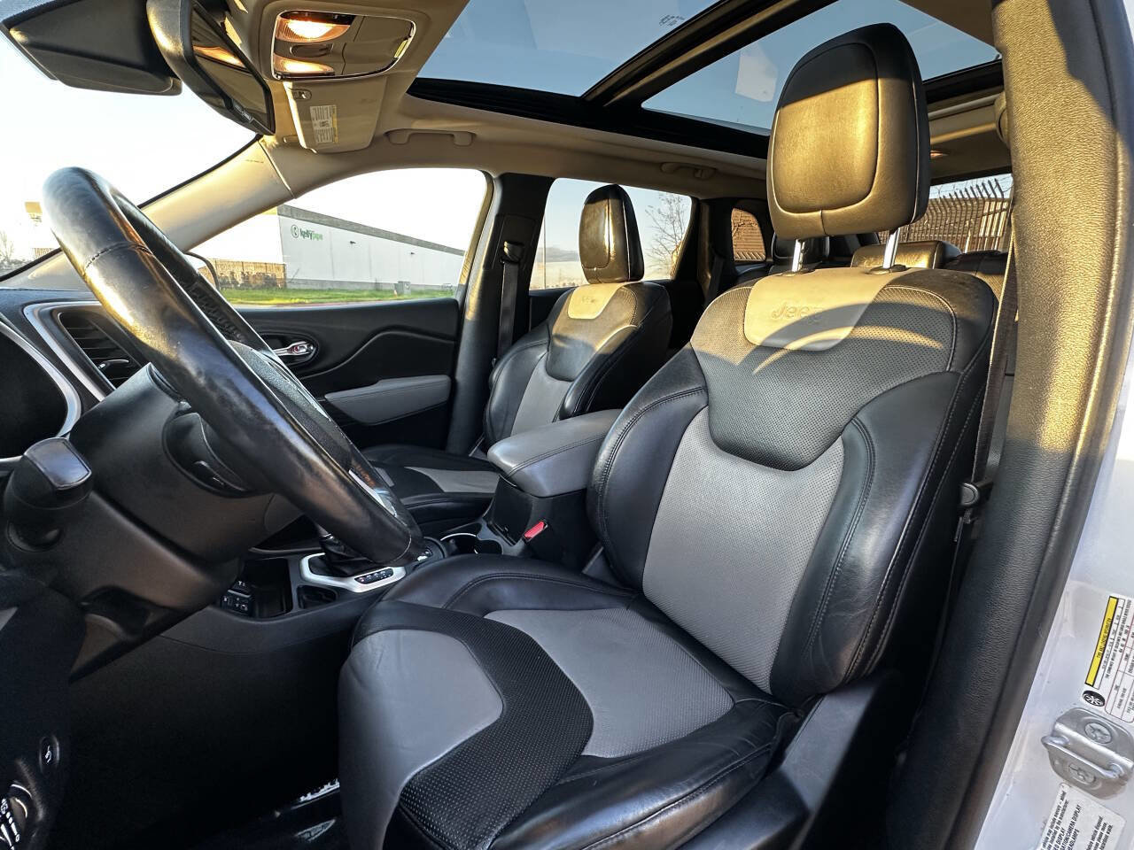 Used 2014 Jeep Cherokee Limited w/ Technology Group image 36