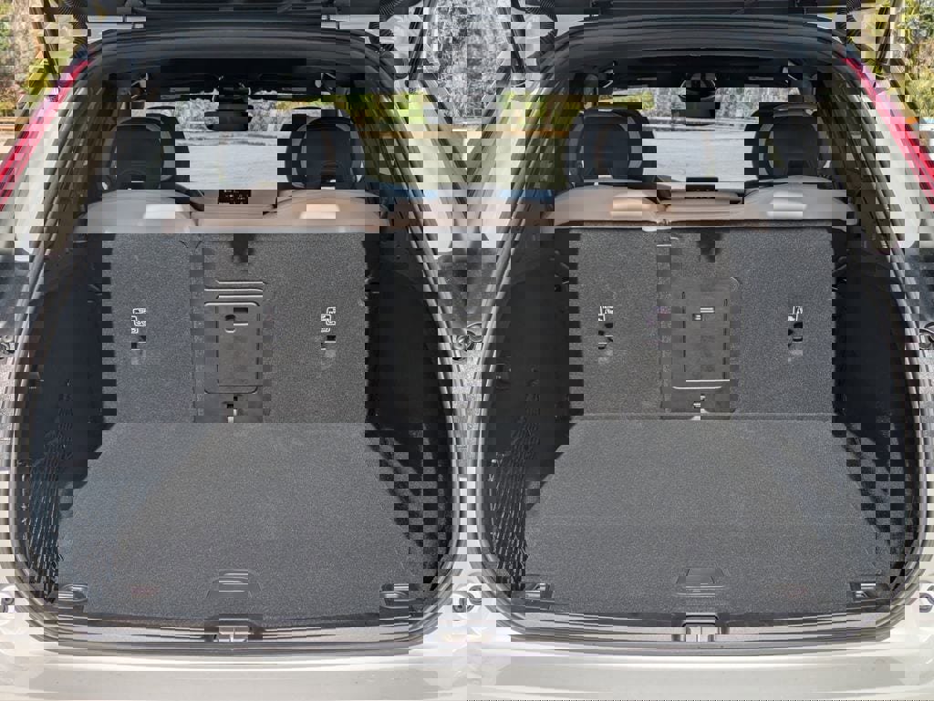 New 2026 Volvo XC60 T8 Core image 13