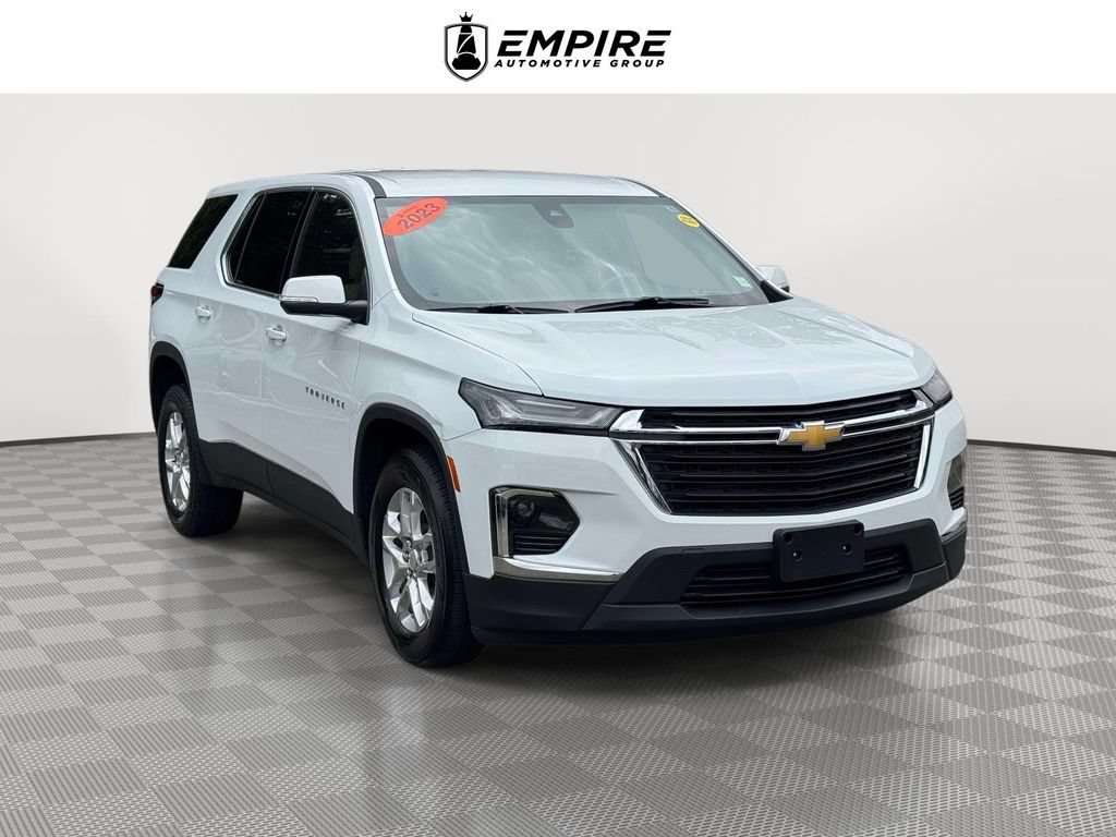 Used 2023 Chevrolet Traverse LS w/ Safety Package AWD/4WD image 1