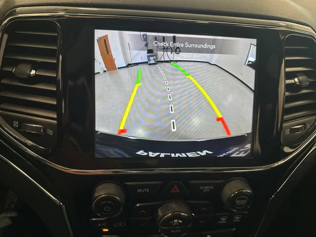 Used 2022 Jeep Grand Cherokee Limited AWD/4WD image 18