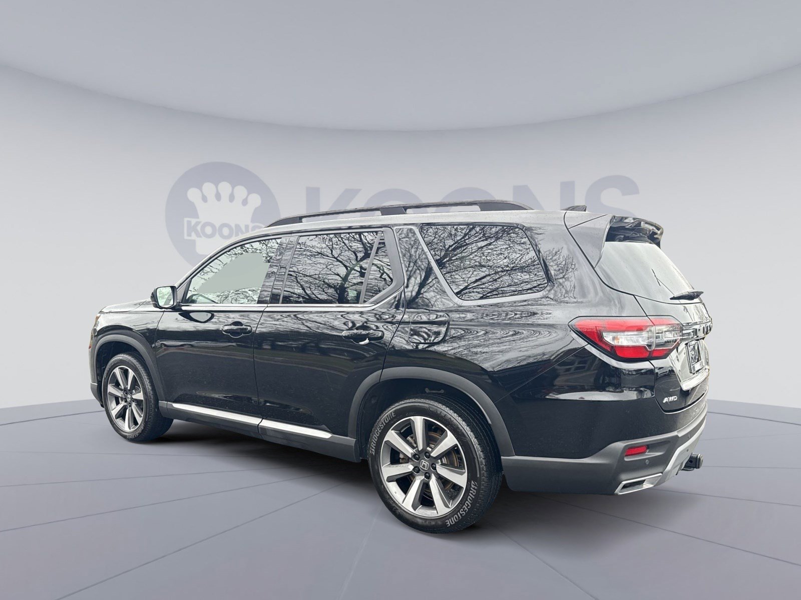 Used 2023 Honda Pilot Elite image 4