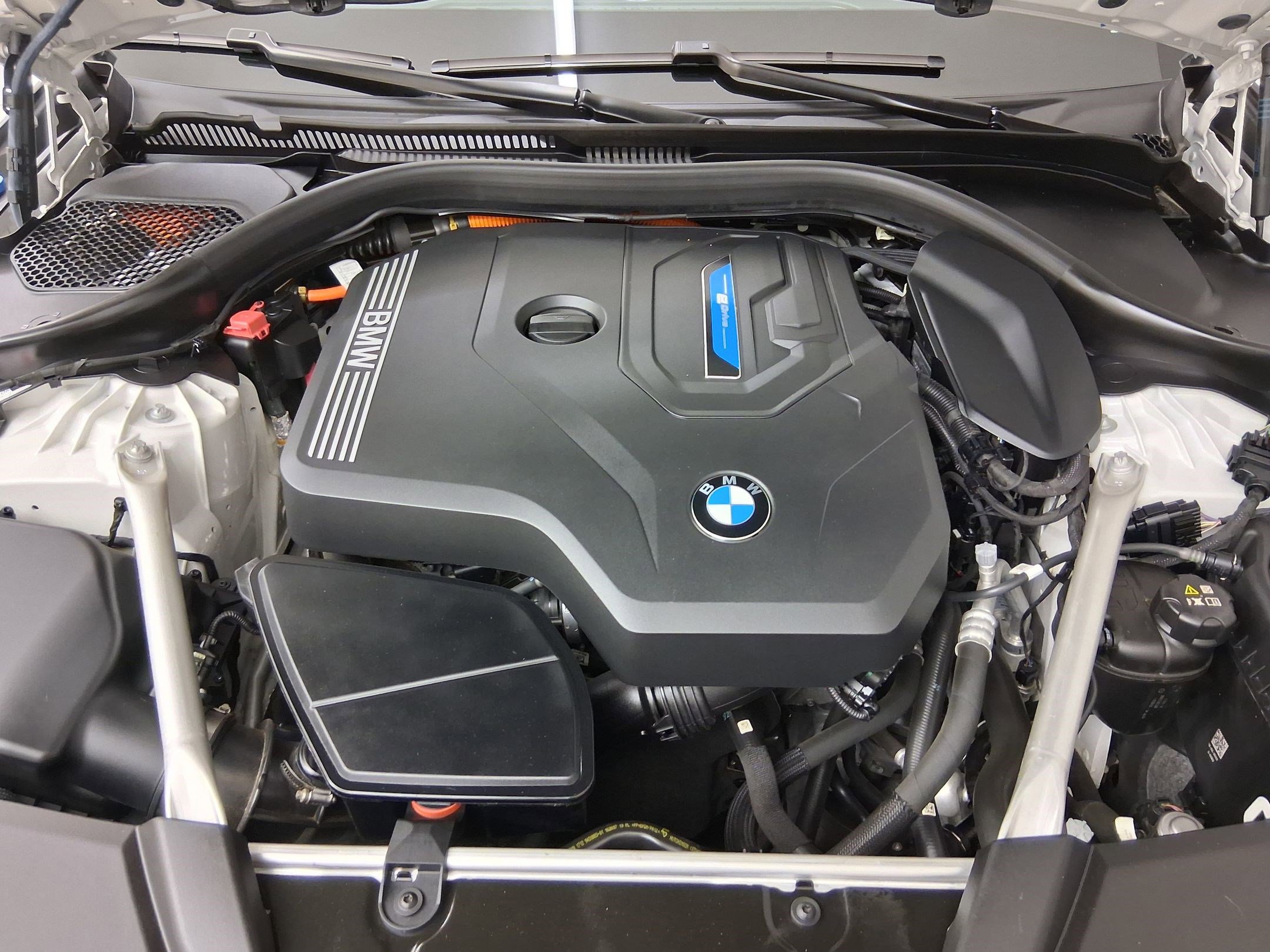 Certified 2023 BMW 530e 530e w/ M Sport Package image 37