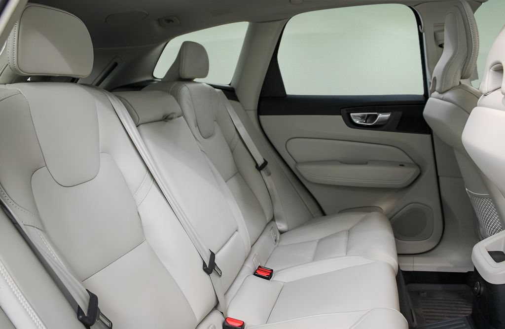 Certified 2026 Volvo XC60 T8 Ultra w/ Protection Package Premier AWD/4WD image 27