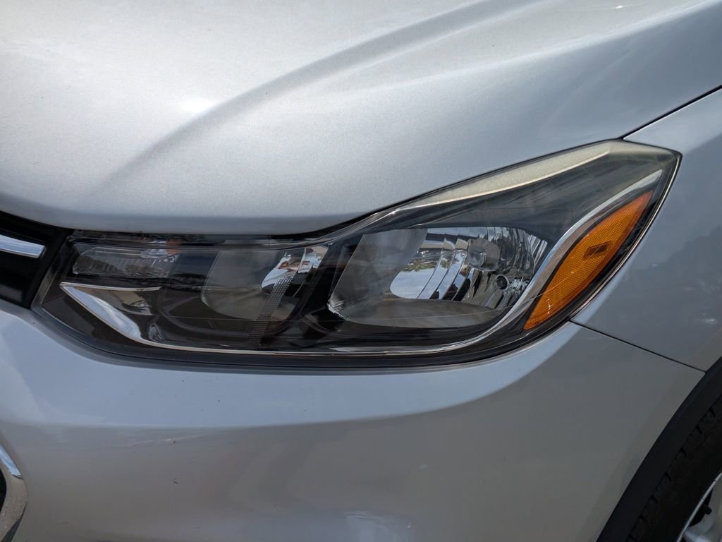 Used 2020 Chevrolet Trax LS FWD image 7
