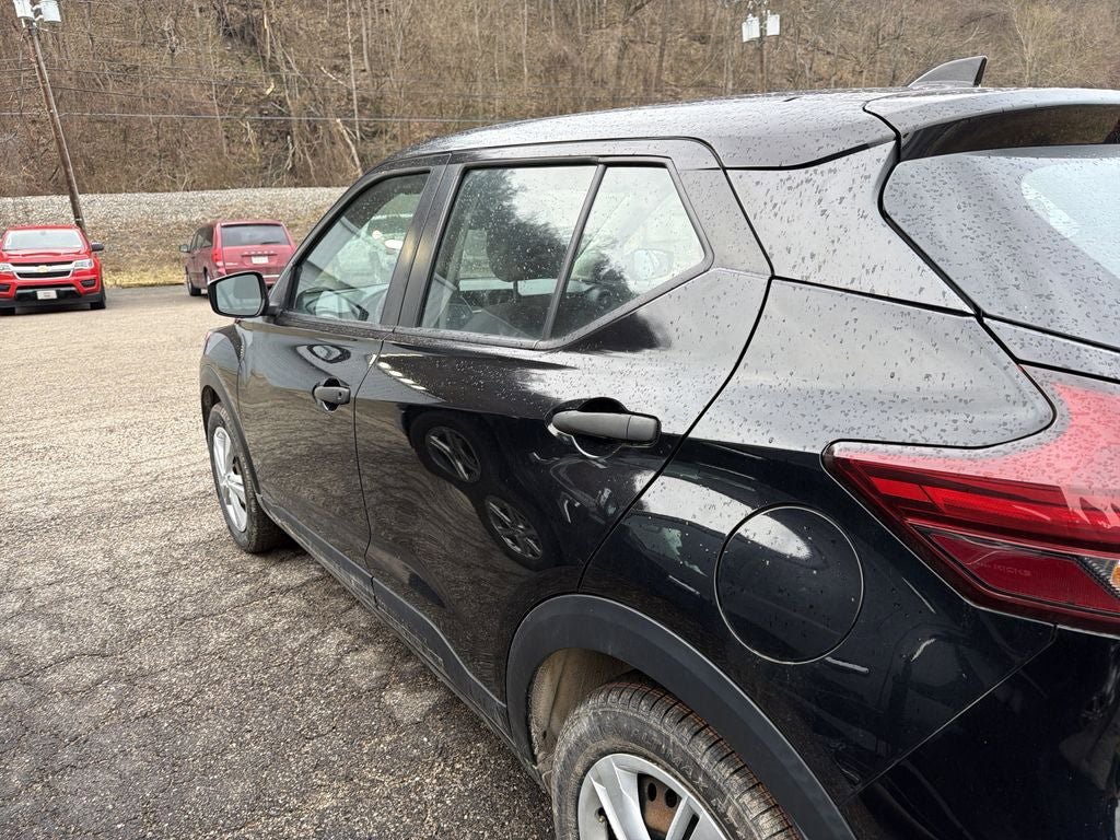 Used 2021 Nissan Kicks S FWD image 11